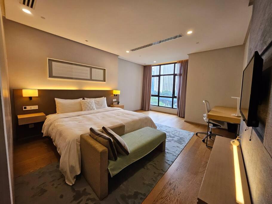 Luxurious Bathtub 2-Bedrooms Suite KLCC