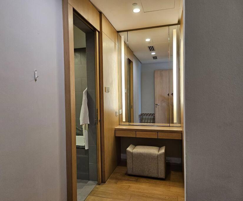 Luxurious Bathtub 2-Bedrooms Suite KLCC