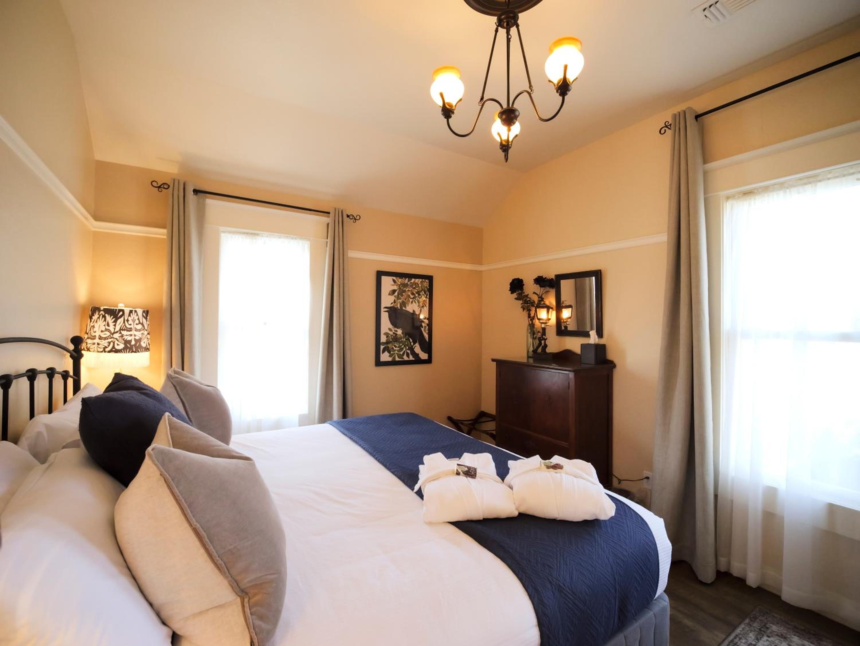 Ashland Vacations - Redtail Inn - 3 Suites Sleeps Up To 12 - Property Image 93