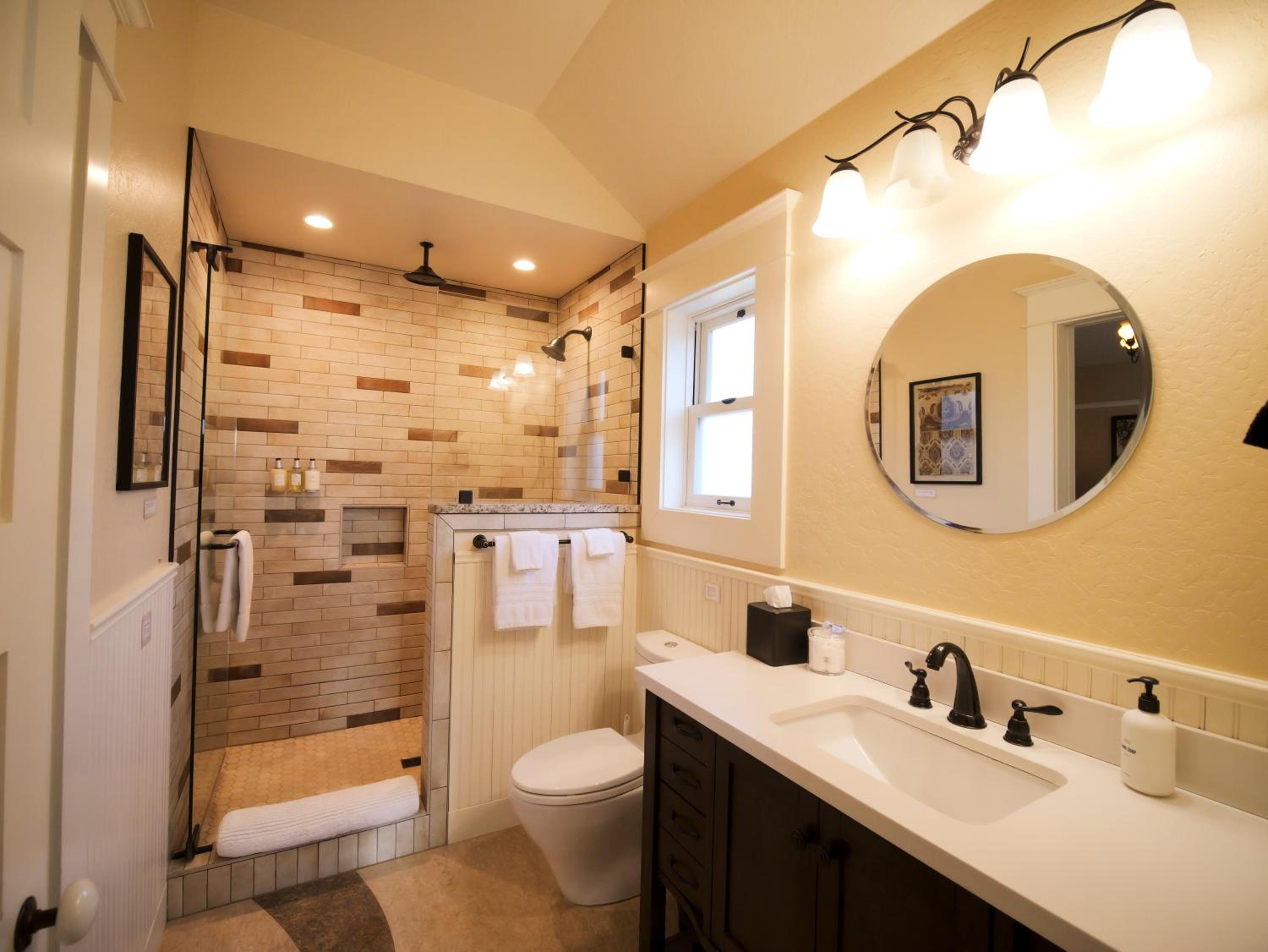 Ashland Vacations - Redtail Inn - 3 Suites Sleeps Up To 12 - Property Image 95