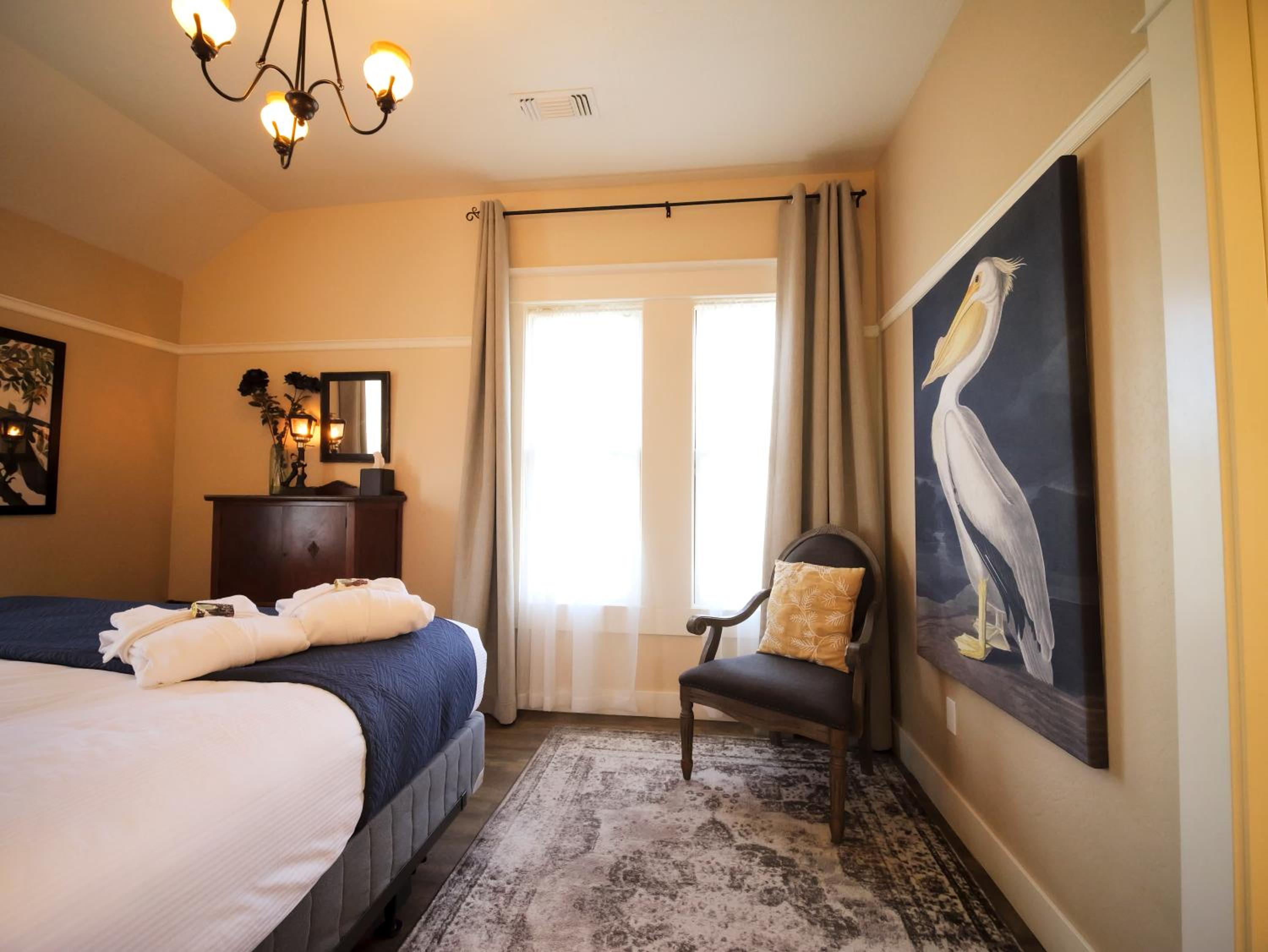 Ashland Vacations - Redtail Inn - 3 Suites Sleeps Up To 12 - Property Image 47