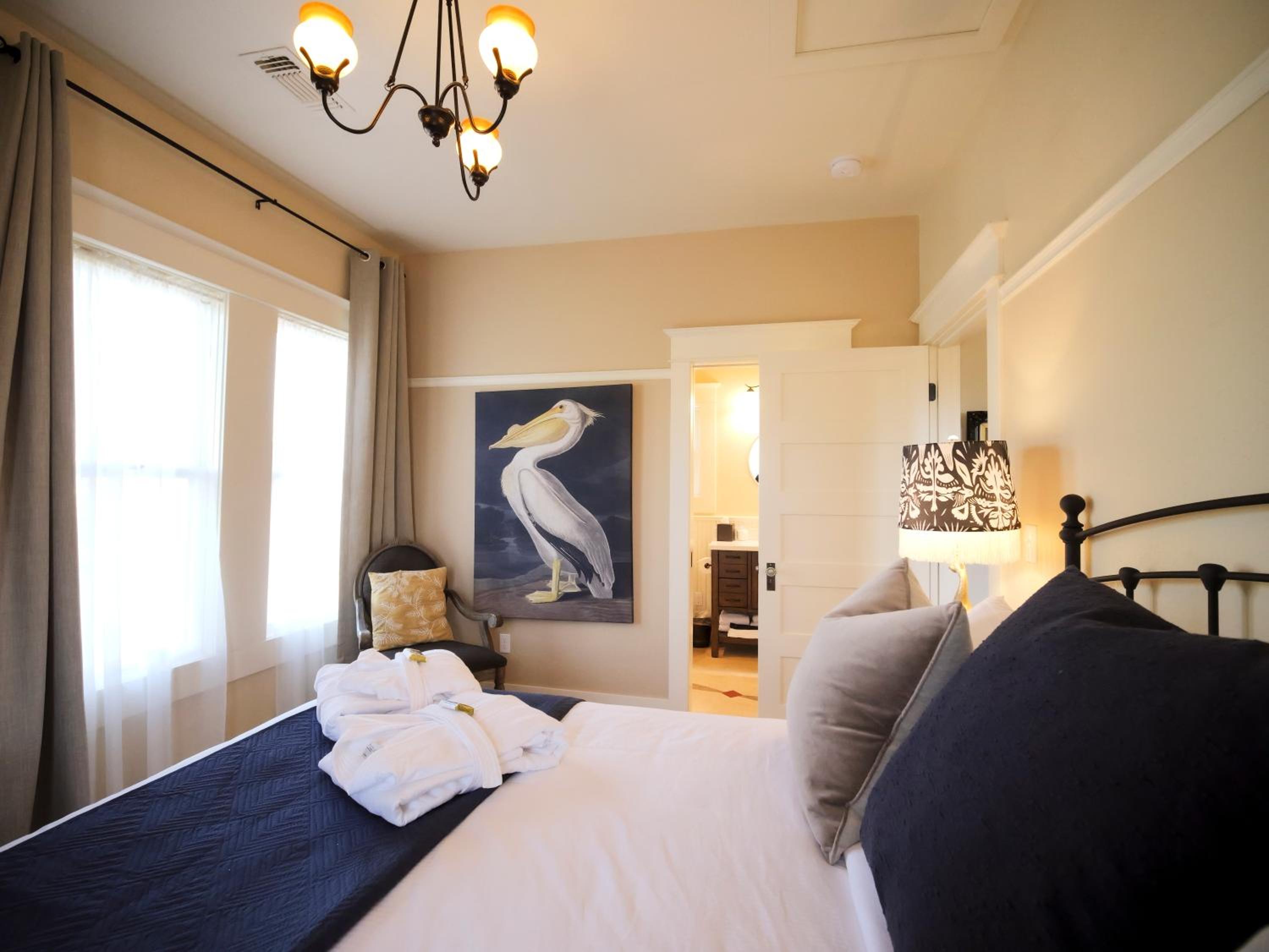 Ashland Vacations - Redtail Inn - 3 Suites Sleeps Up To 12 - Property Image 51