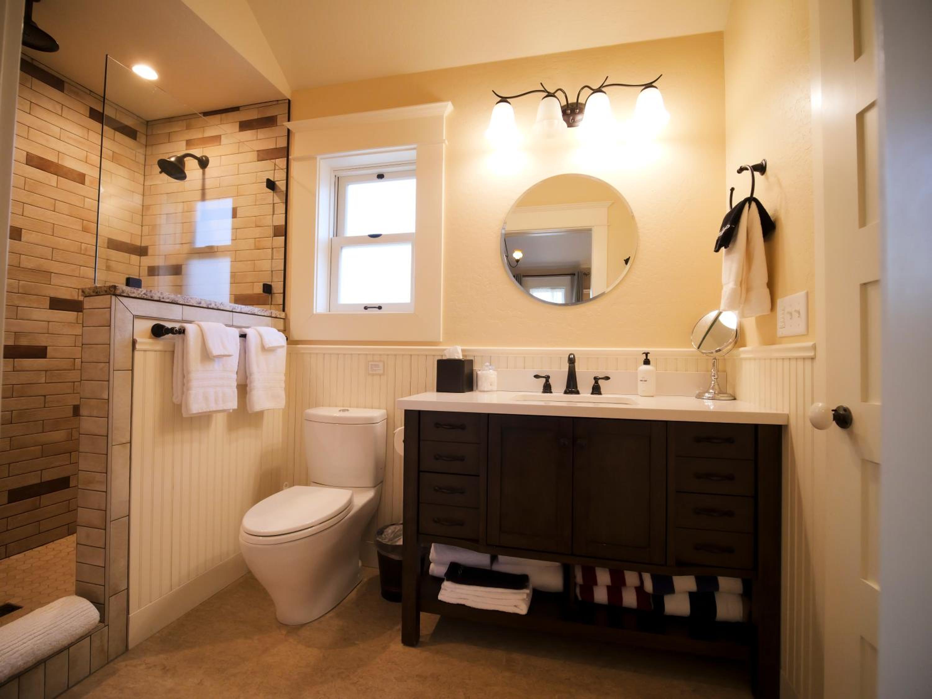 Ashland Vacations - Redtail Inn - 3 Suites Sleeps Up To 12 - Property Image 54