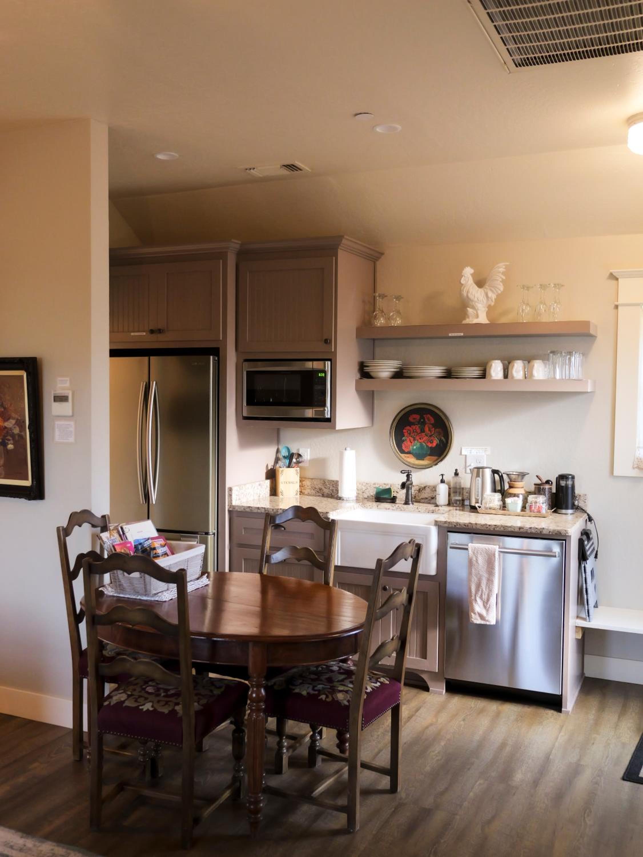Ashland Vacations - Redtail Inn - 3 Suites Sleeps Up To 12 - Property Image 105