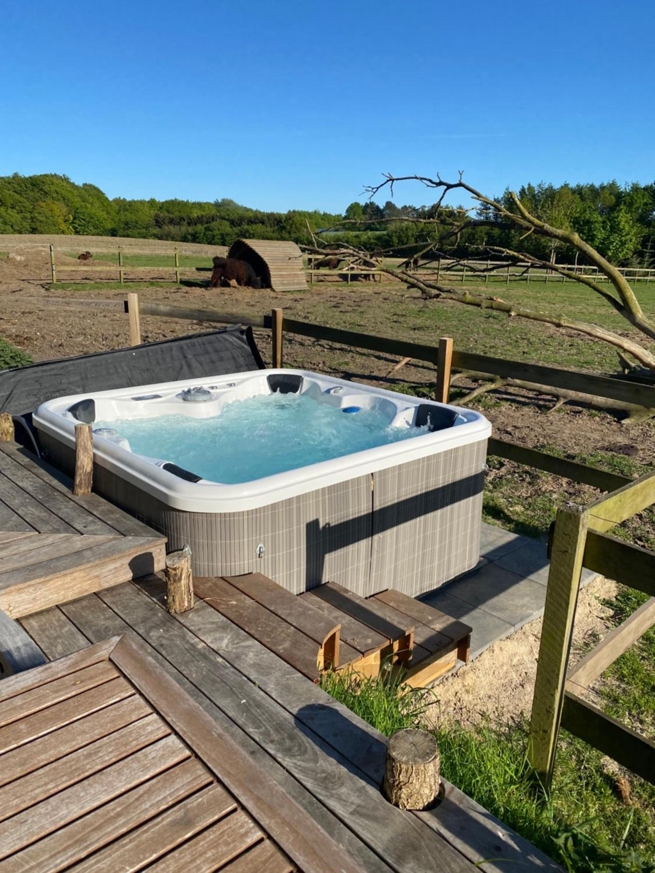 Poolhouse, no smoking everywhere