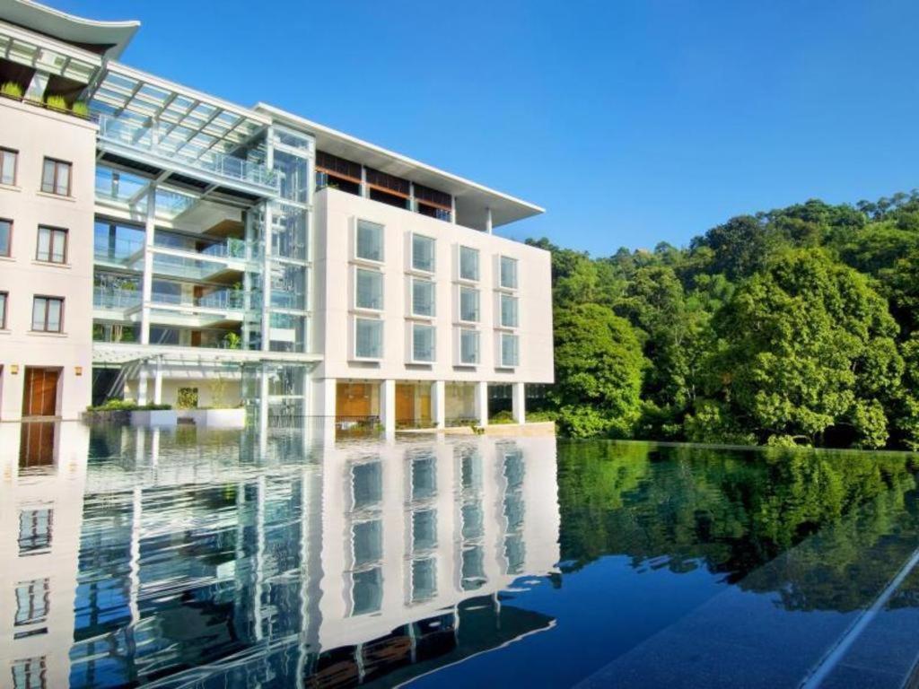 Hotel Padma Hotel Bandung - Image 1