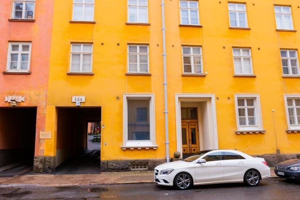 City koti, oma sisäänkäynti ja parkkipaikka