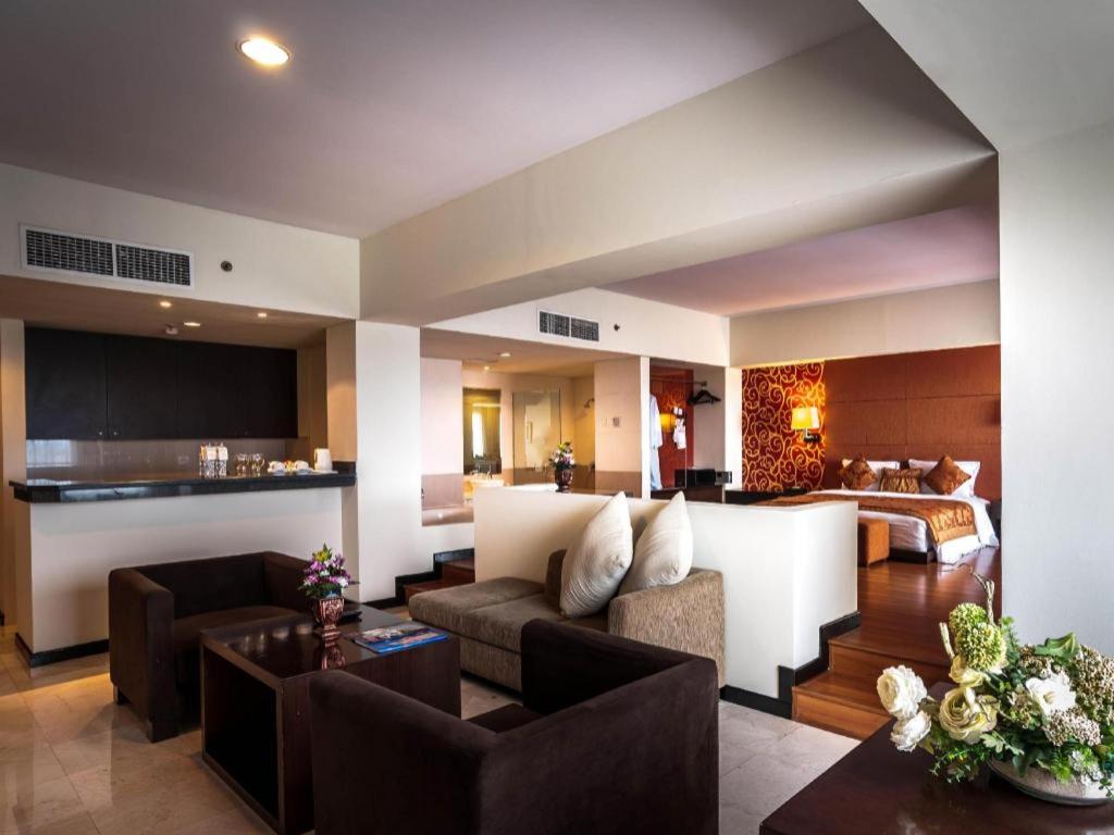 CLARO Makassar Hotel & Convention - Image 3