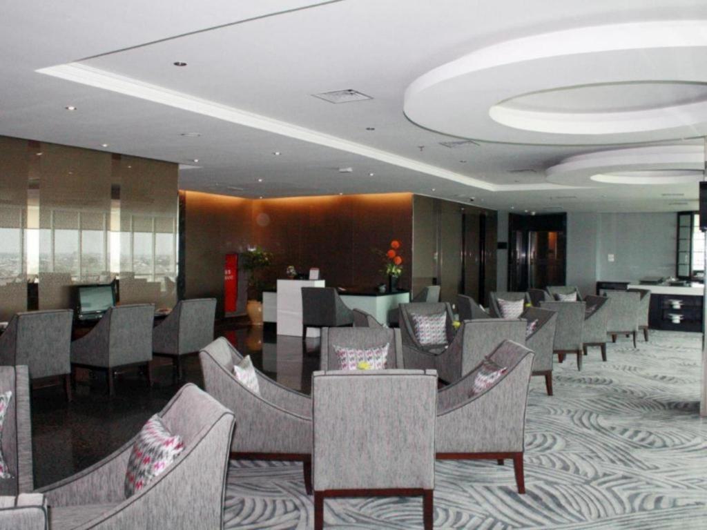 CLARO Makassar Hotel & Convention - Image 2