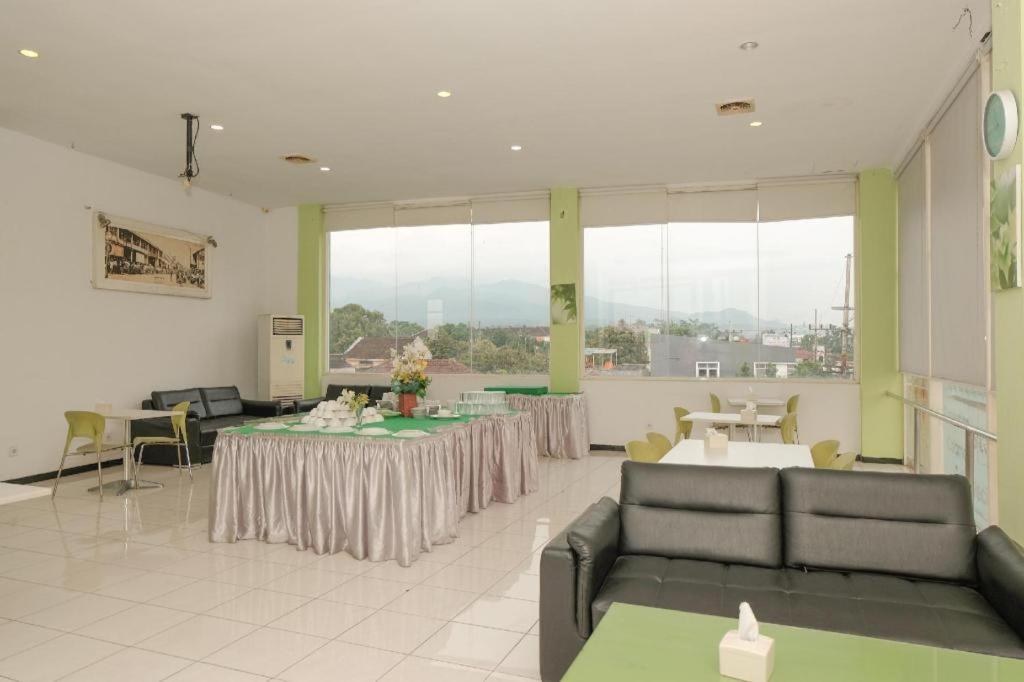 Ebizz Hotel view 4