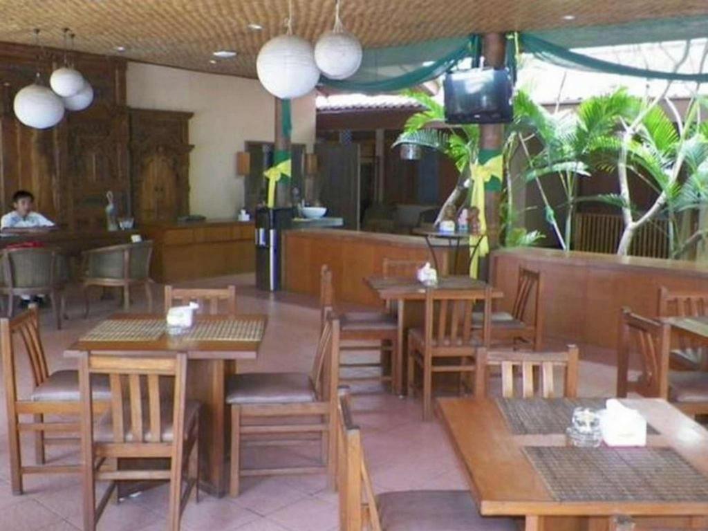 Food & Beverage