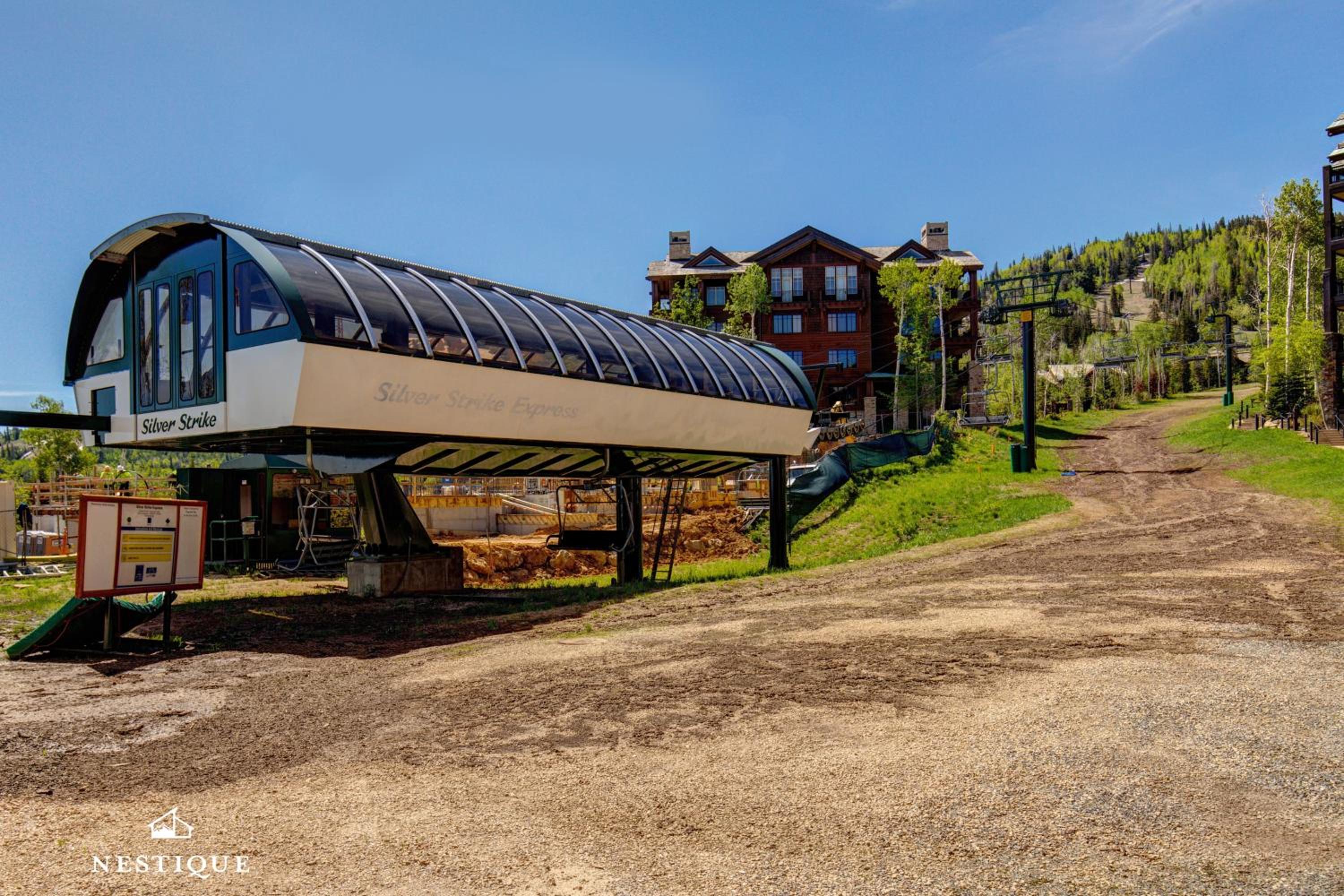 Maison Moose at Arrowleaf in Deer Valley, Luxurious Ski-In Ski-Out Condo Hosted by Nestique view 4