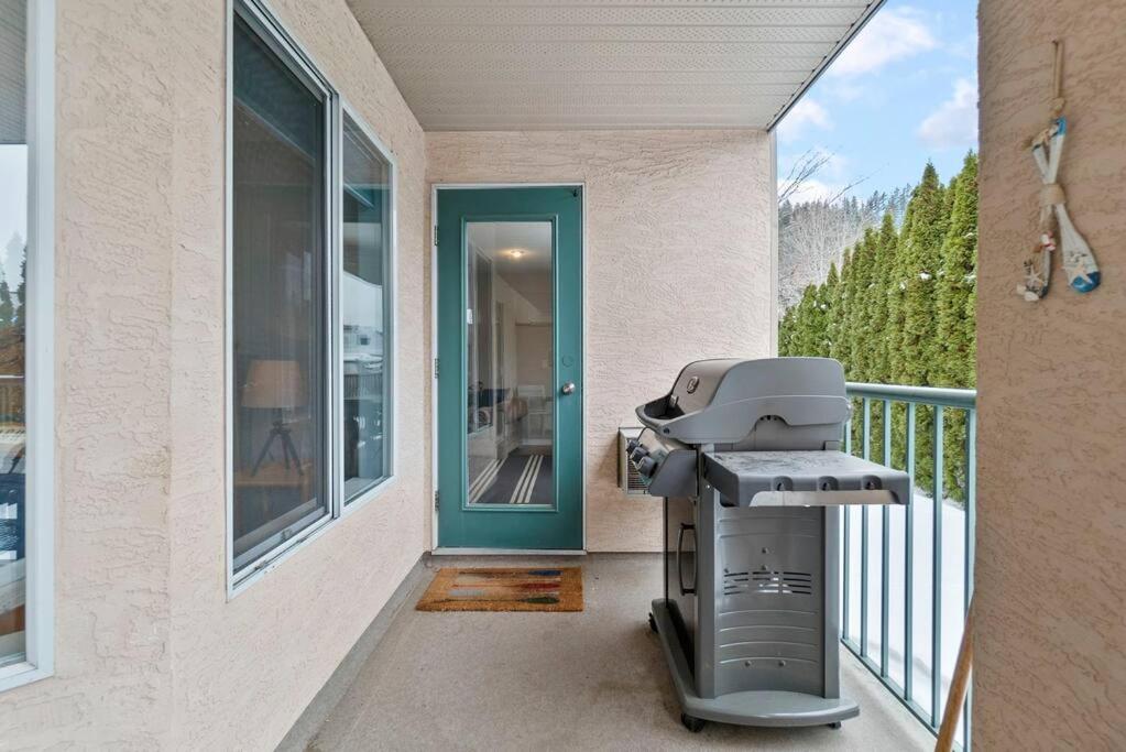 Riverside Trinity 2 Bed 2 Bath and Boat Slip