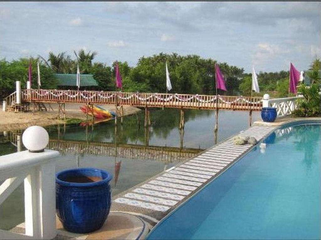 Punta Riviera Resort