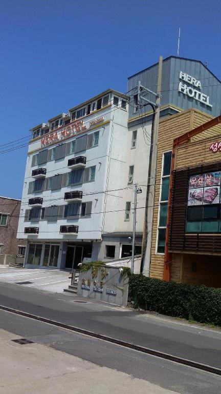 Hera Hotel