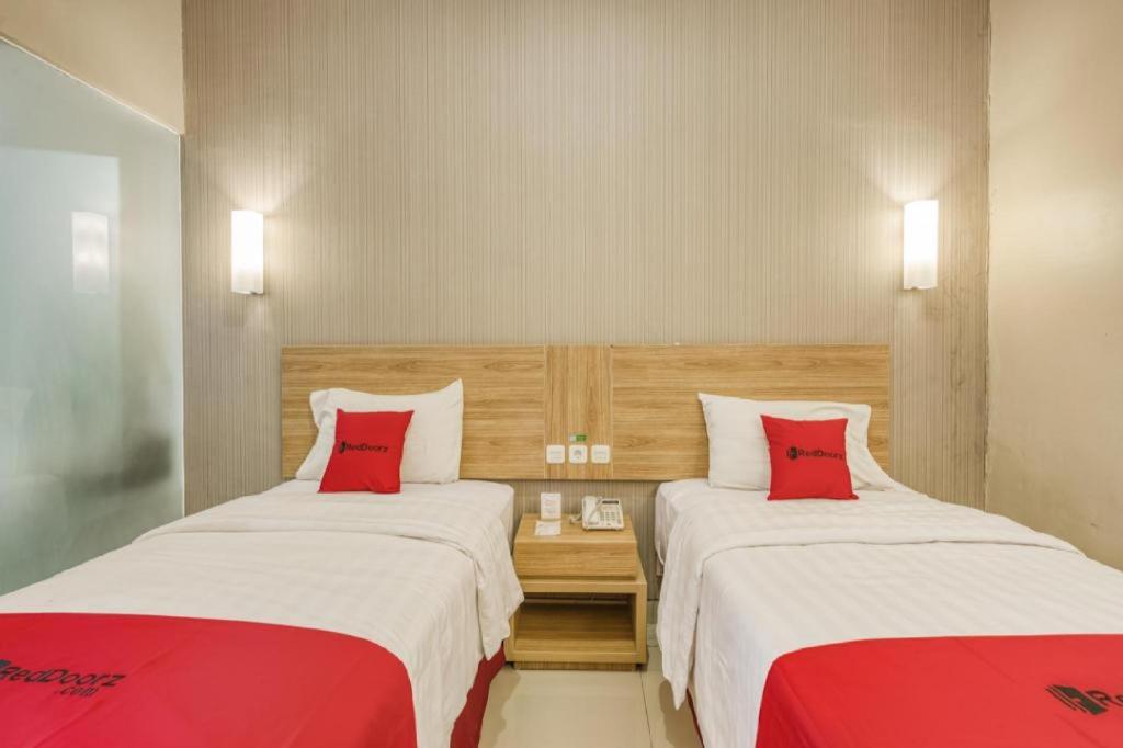 Sunshine Family Homestay near Terminal 1 Juanda Airport view 4