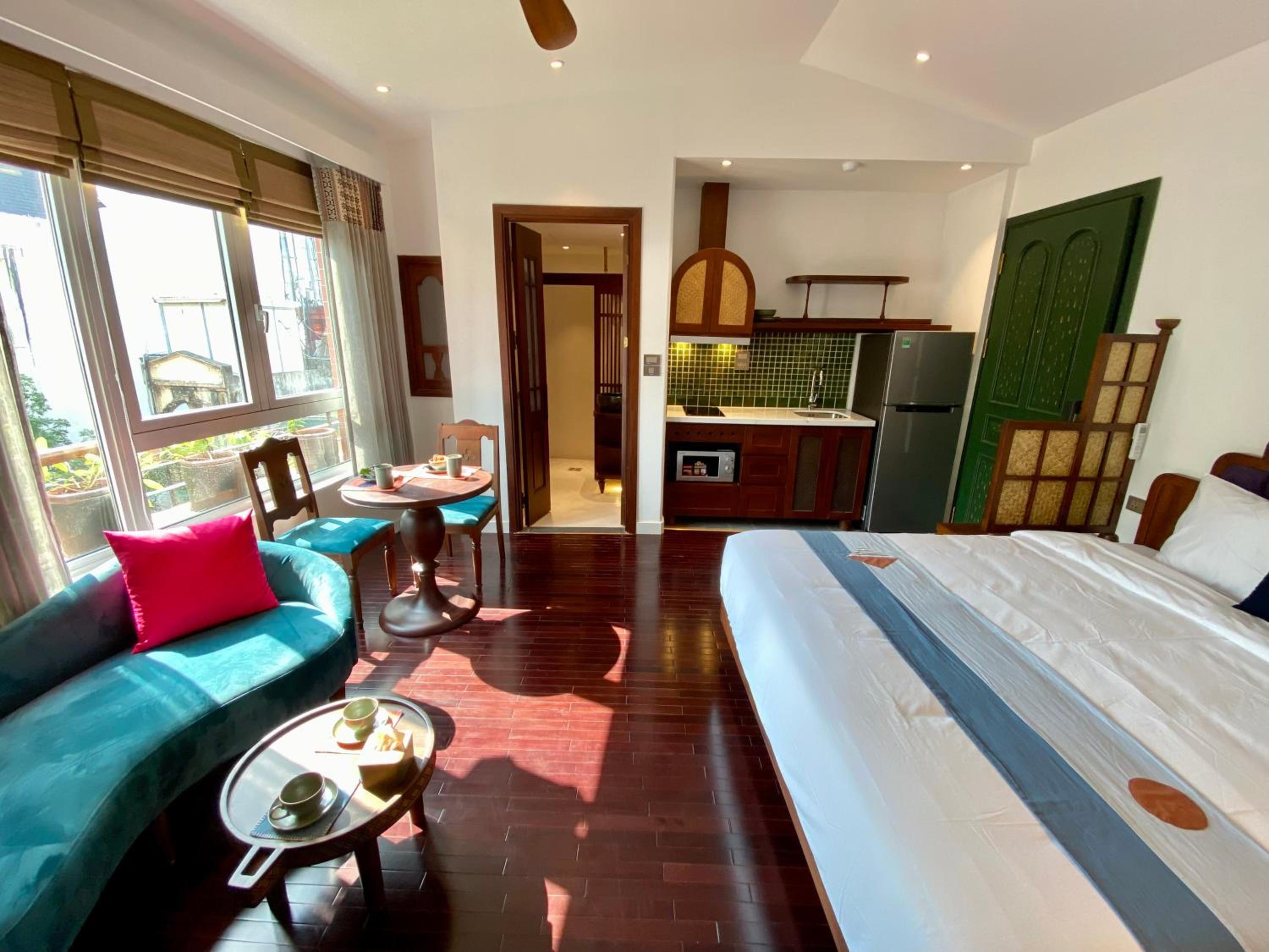 Hanoi Apartment for rent near Old Quarter 51 NKH