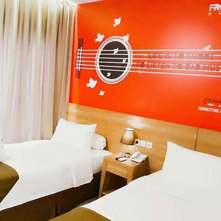 Front One Hotel Pamekasan Madura