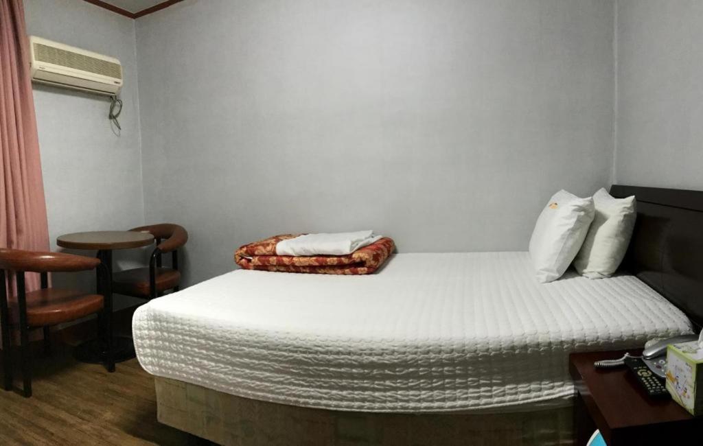J Motel