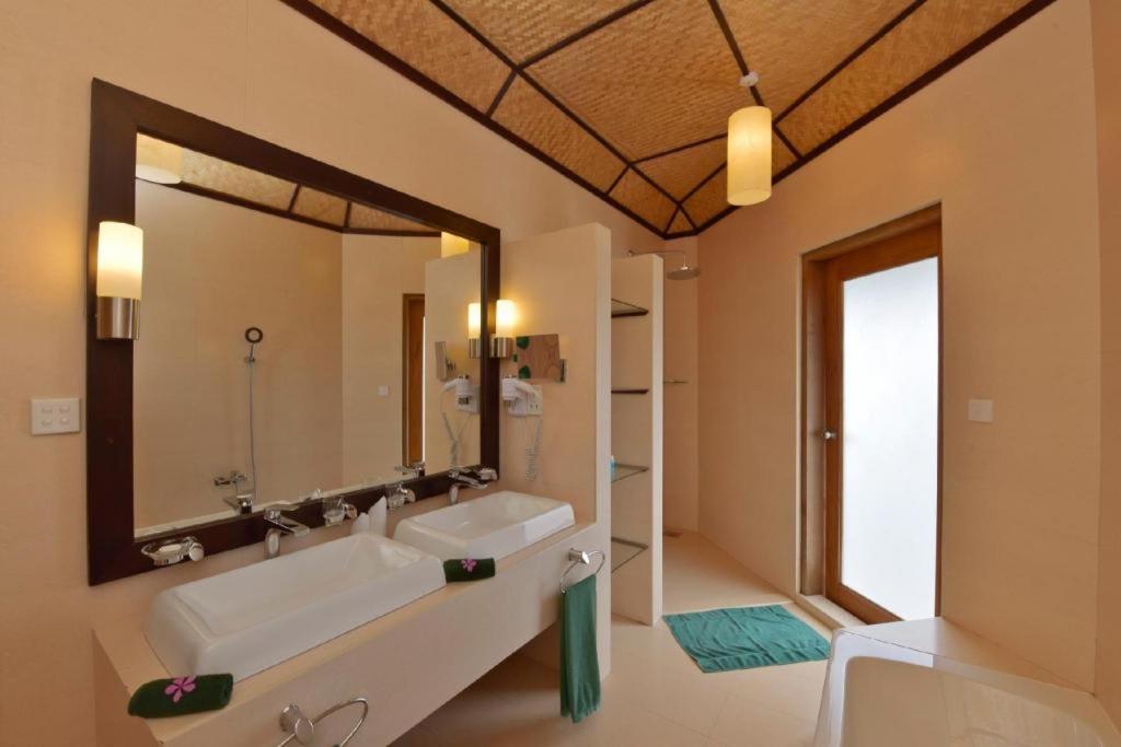 Angaga Island Resort and Spa