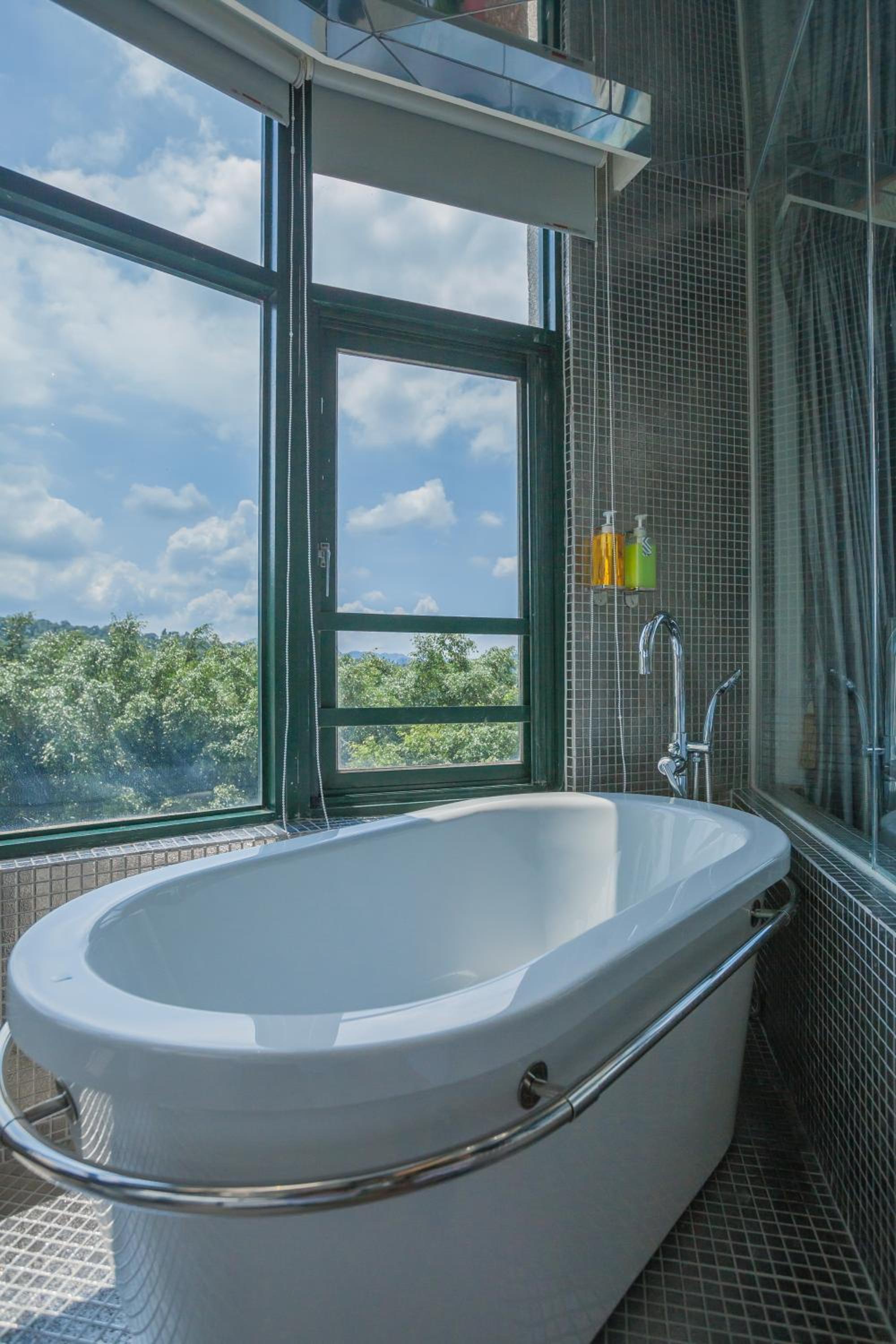 Shuian Lakeside Hotel