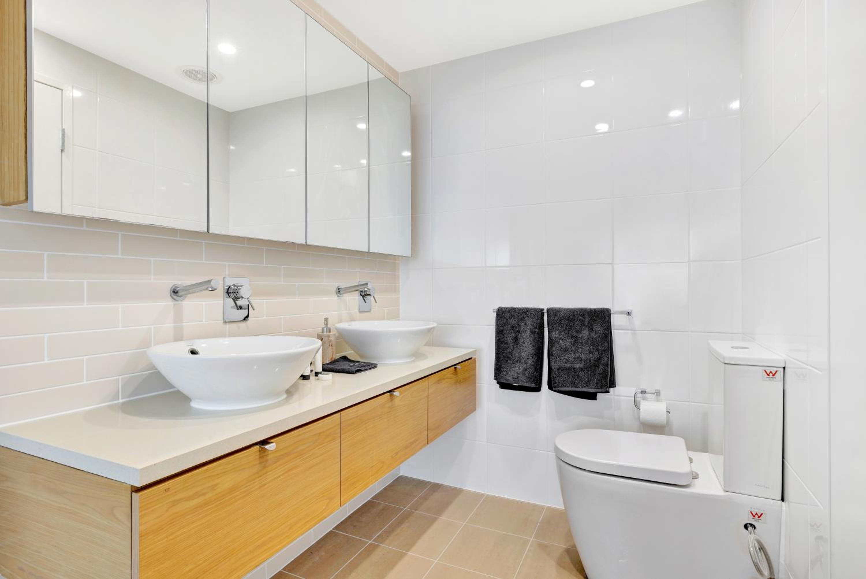 Serenity Short Stays - Sea La Vie - 3brm Penthouse at Darwin Waterfront