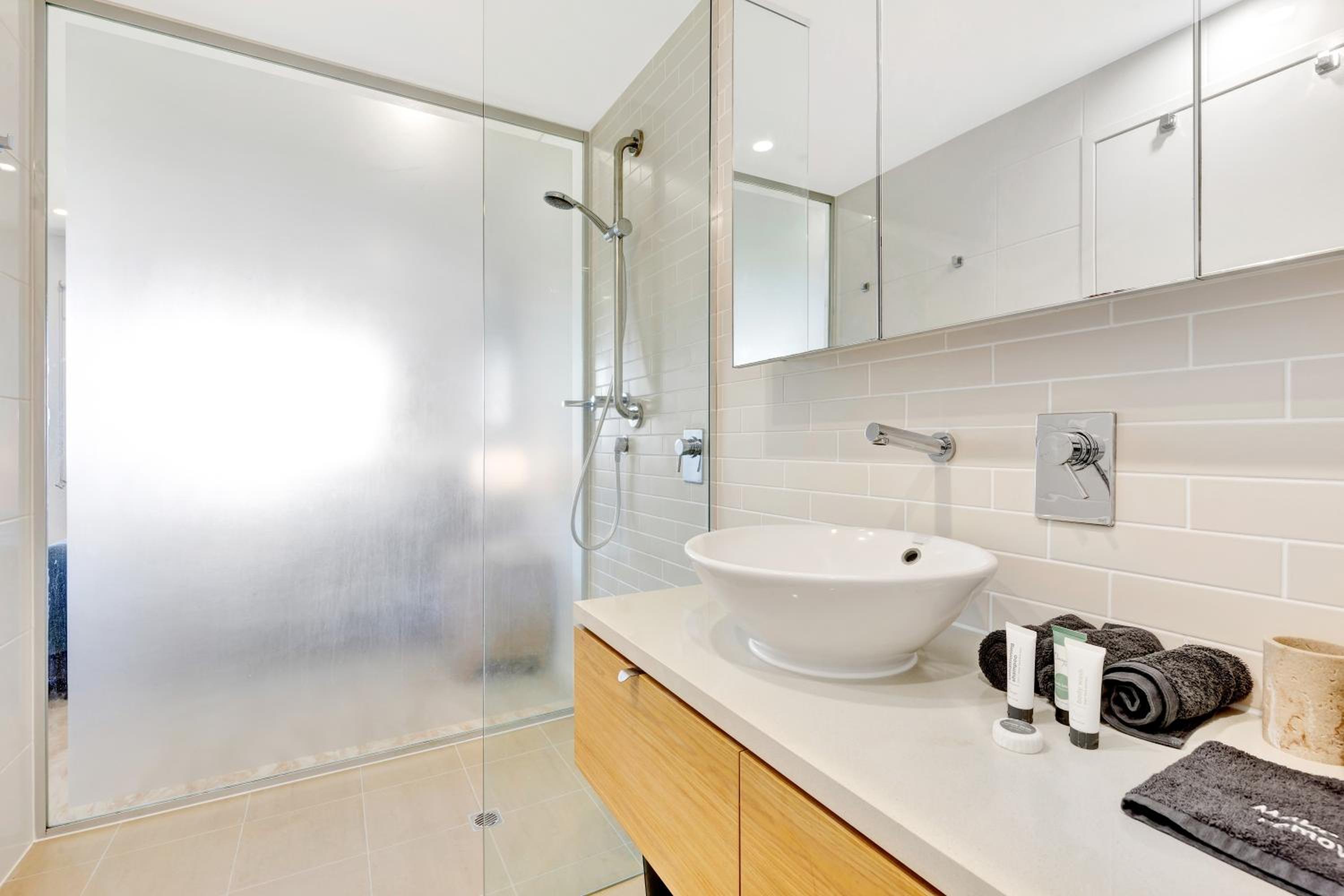 Serenity Short Stays - Sea La Vie - 3brm Penthouse at Darwin Waterfront