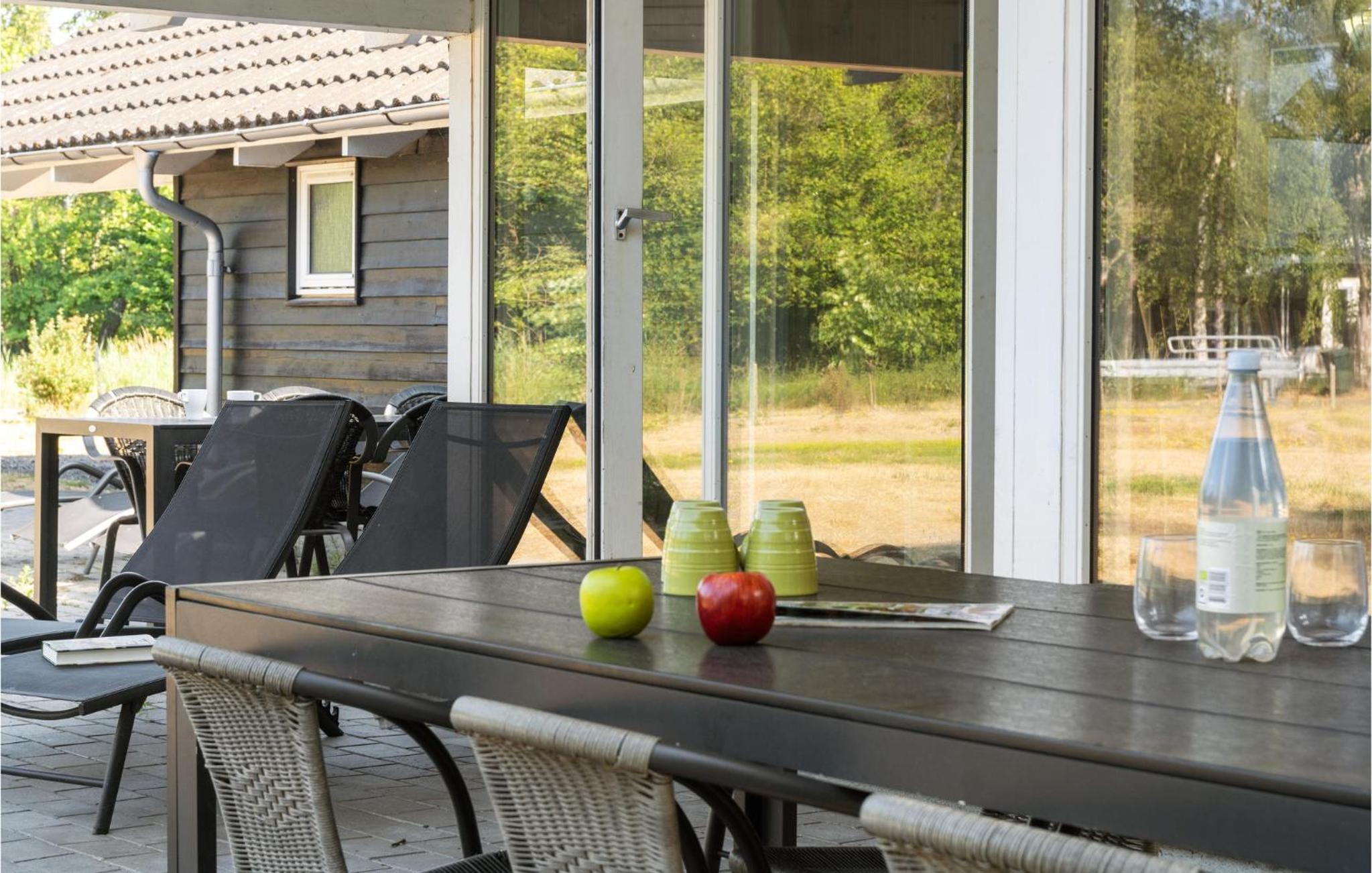 Lovely Home In Rødby With Kitchen