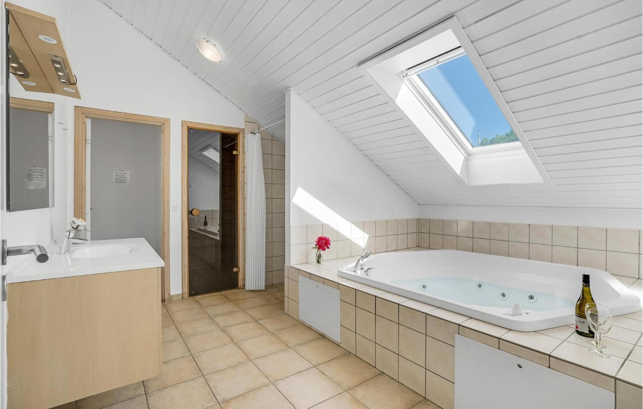 Lovely Home In Rødby With Kitchen