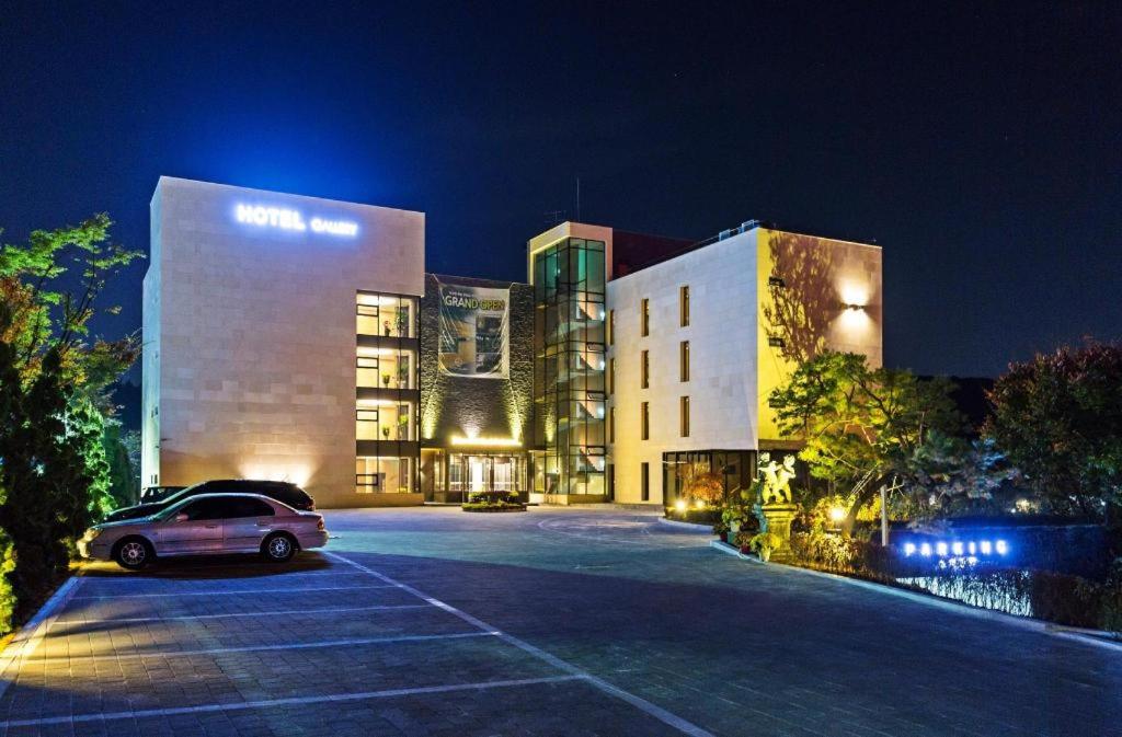 hotel gallery