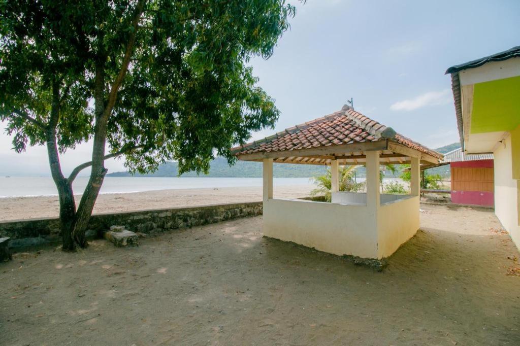 OYO 921 Hotel Ratu Pantai