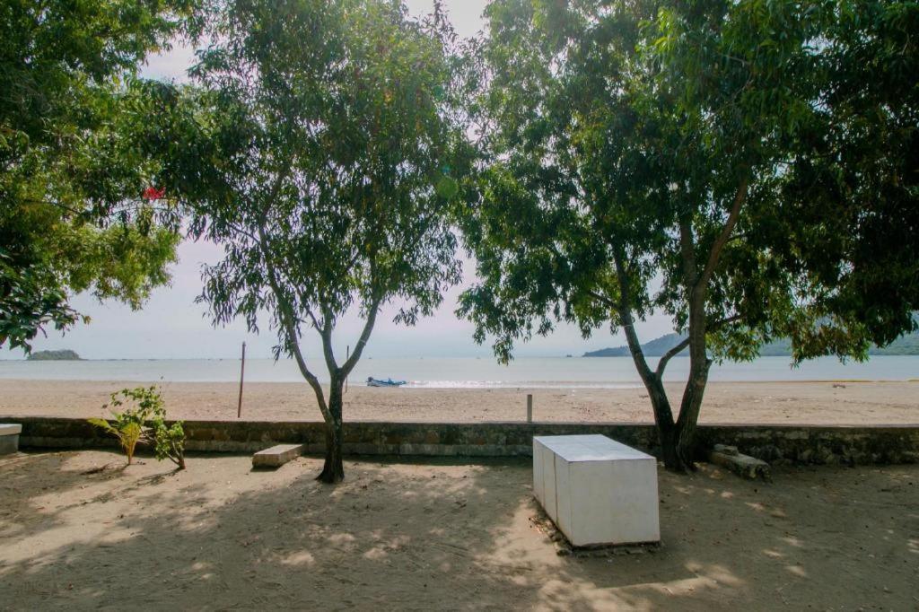 OYO 921 Hotel Ratu Pantai