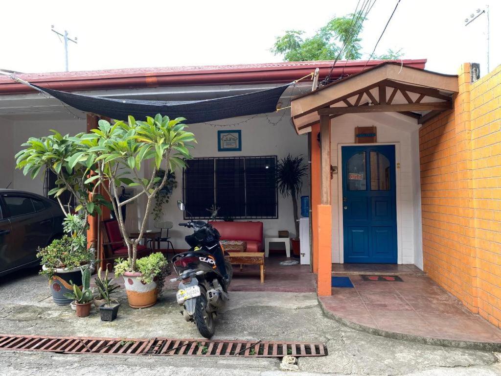 Jiji's Hostel