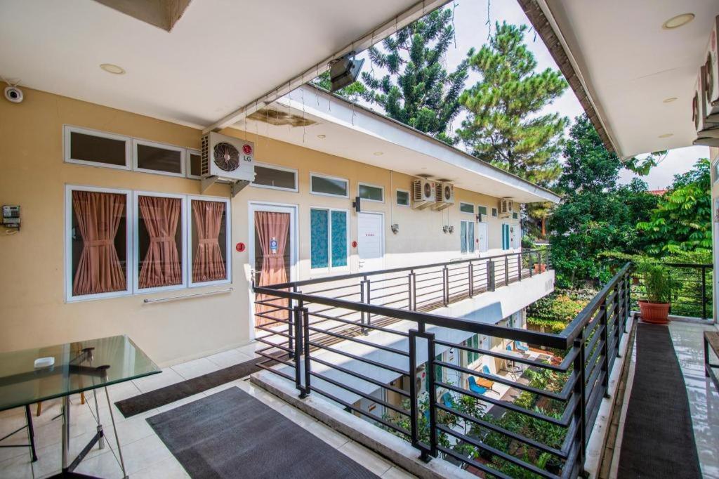 Helinium Homestay Bogor view 4