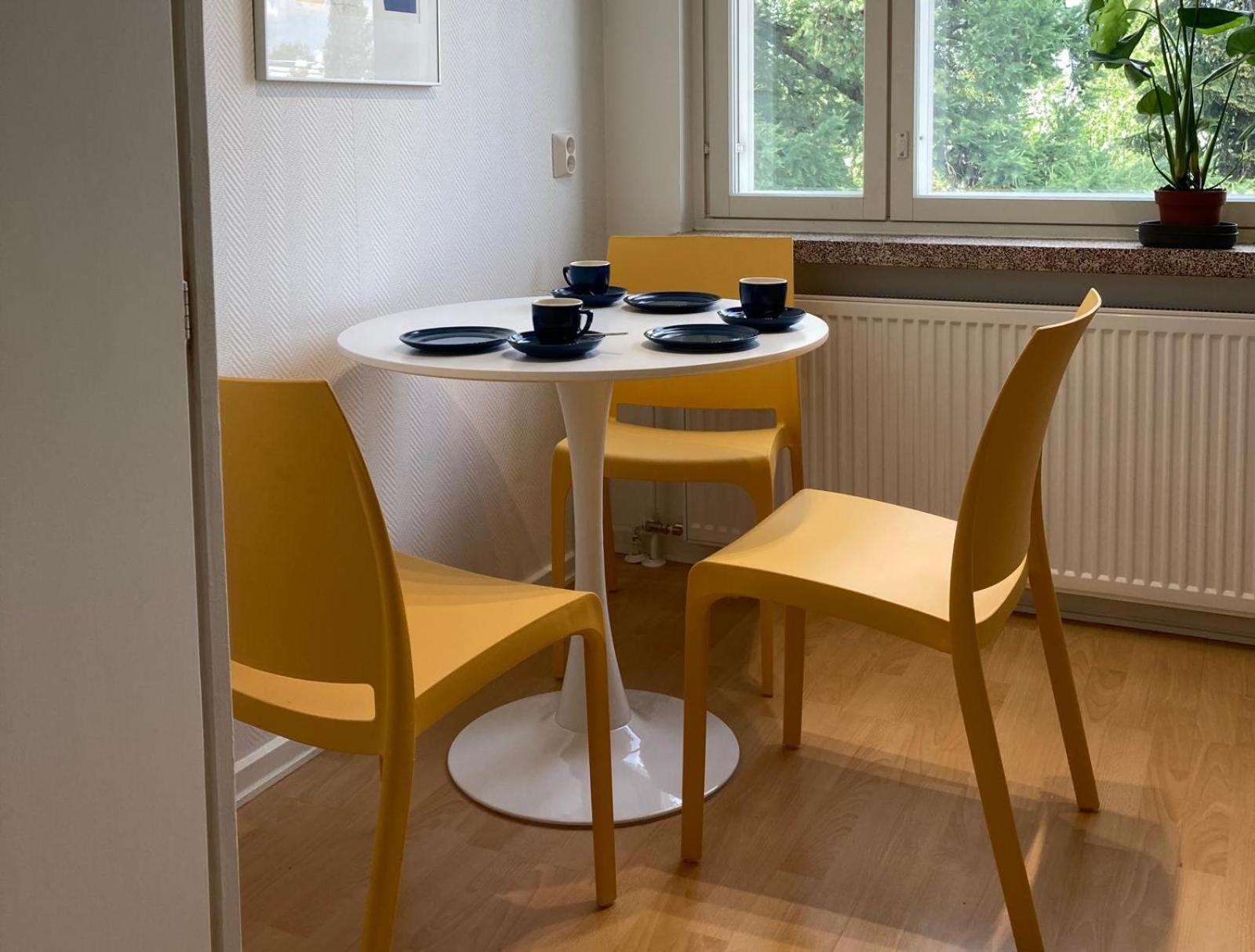 Huippukaksio parvekkeella Linnan lähellä