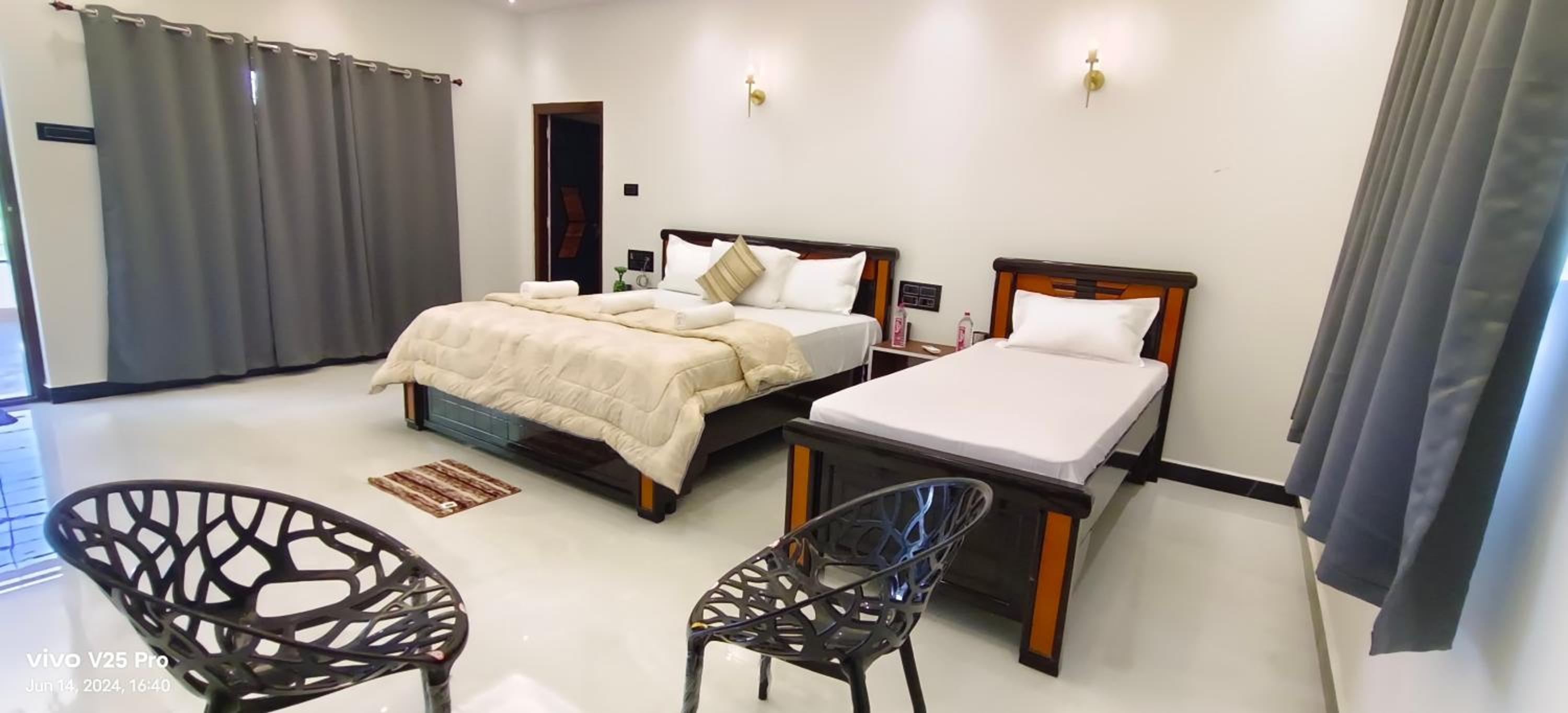 Saanvi Farmhouse
