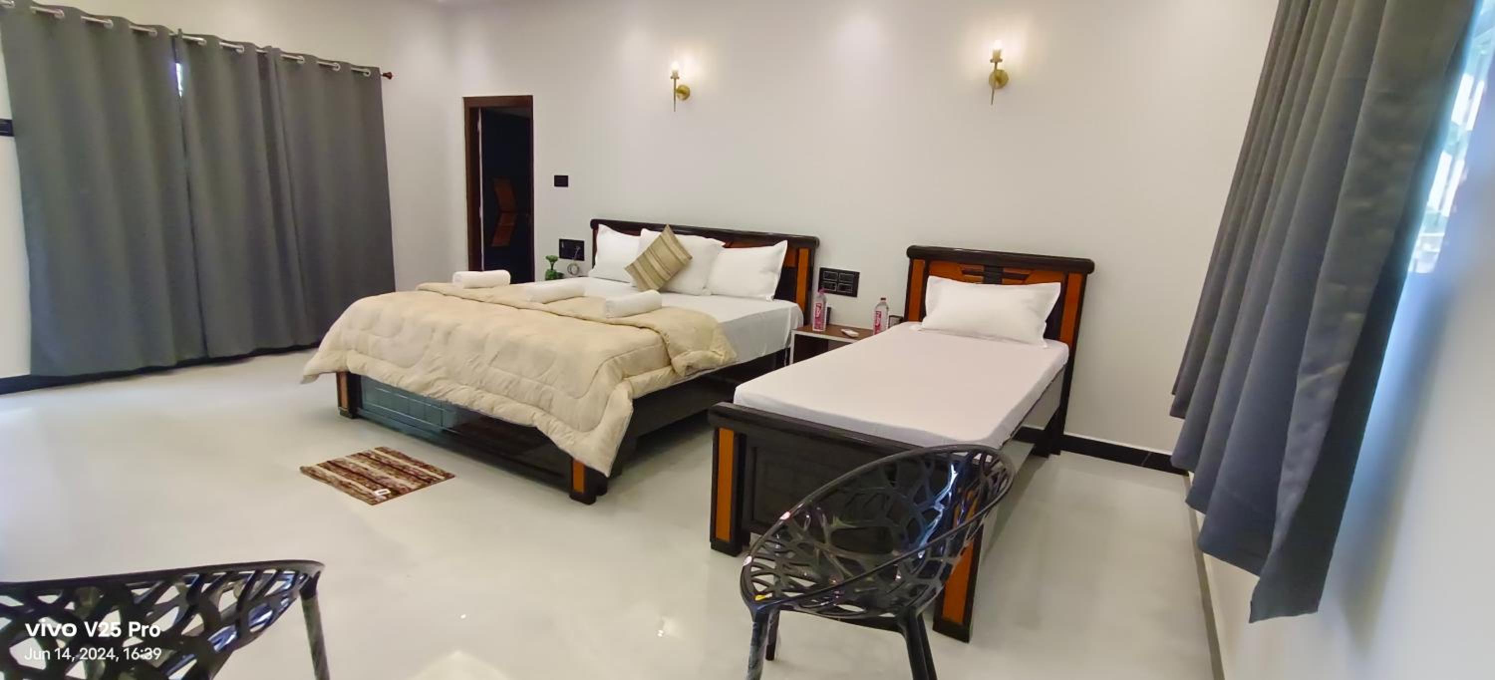 Saanvi Farmhouse