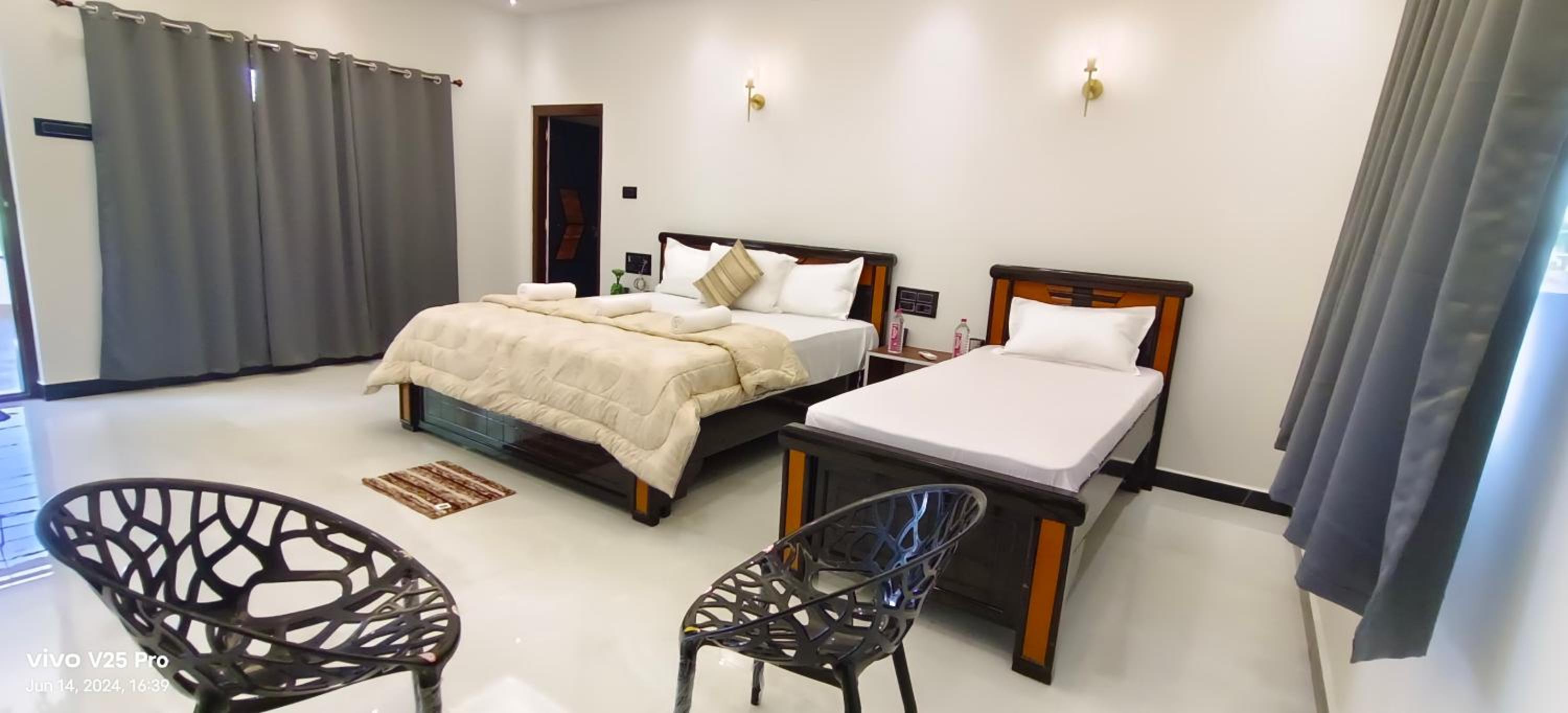 Saanvi Farmhouse