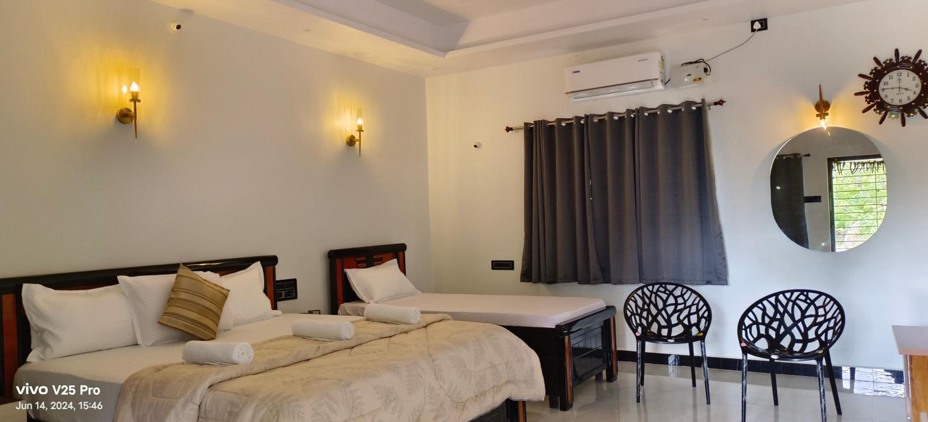 Saanvi Farmhouse
