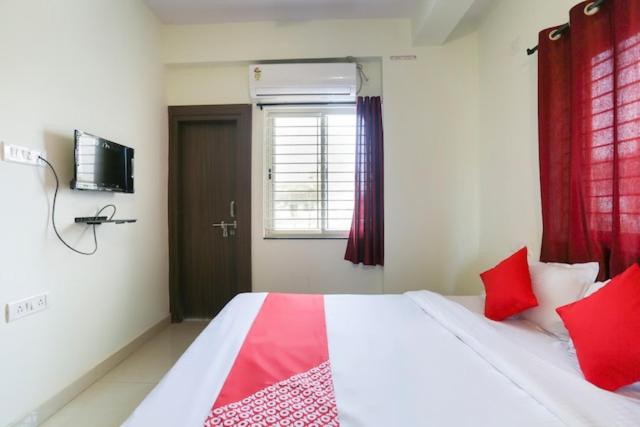Oxy Hotel Prashant view 4
