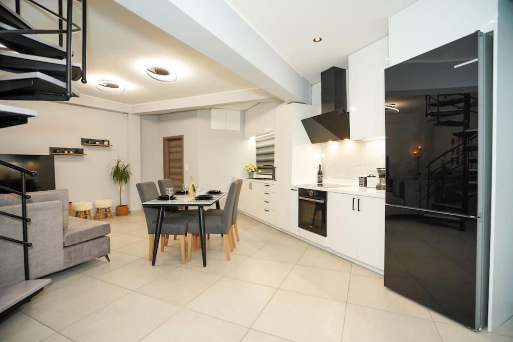 Spacious Maisonette near Beach