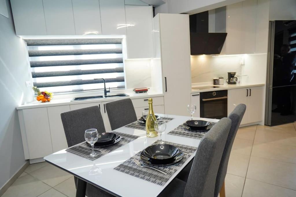 Spacious Maisonette near Beach