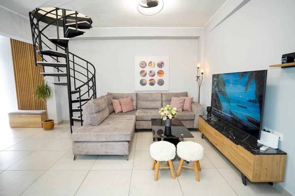 Spacious Maisonette near Beach