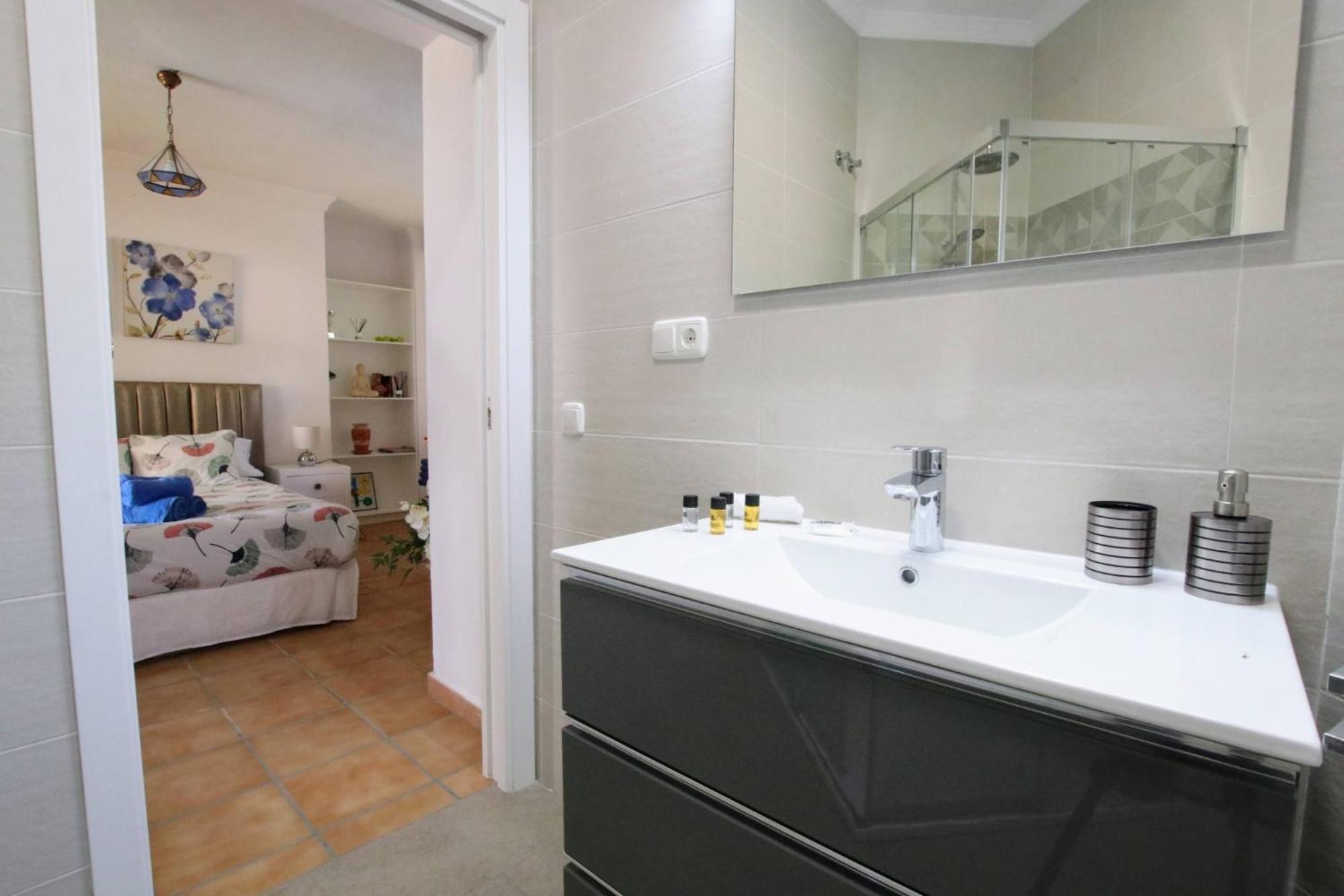 TESS Villa El Oasis