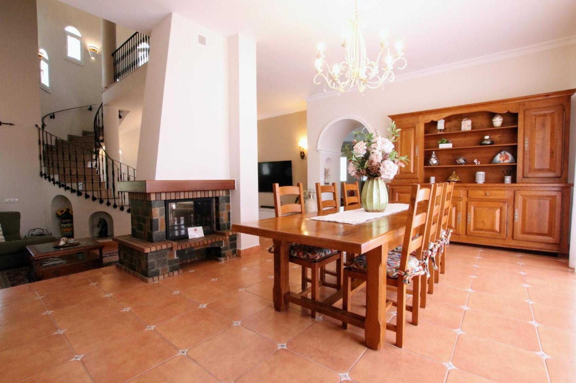 TESS Villa El Oasis