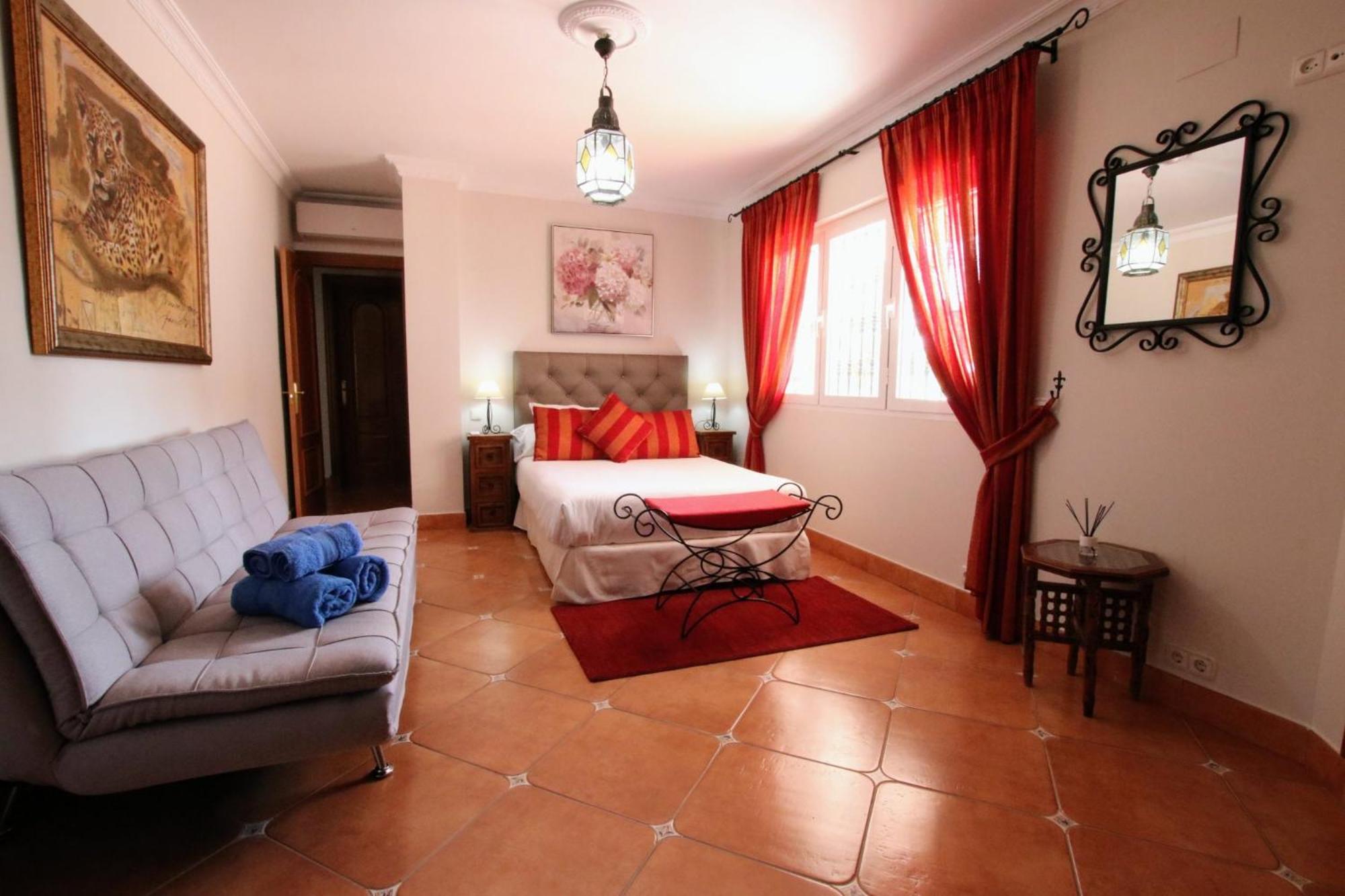 TESS Villa El Oasis