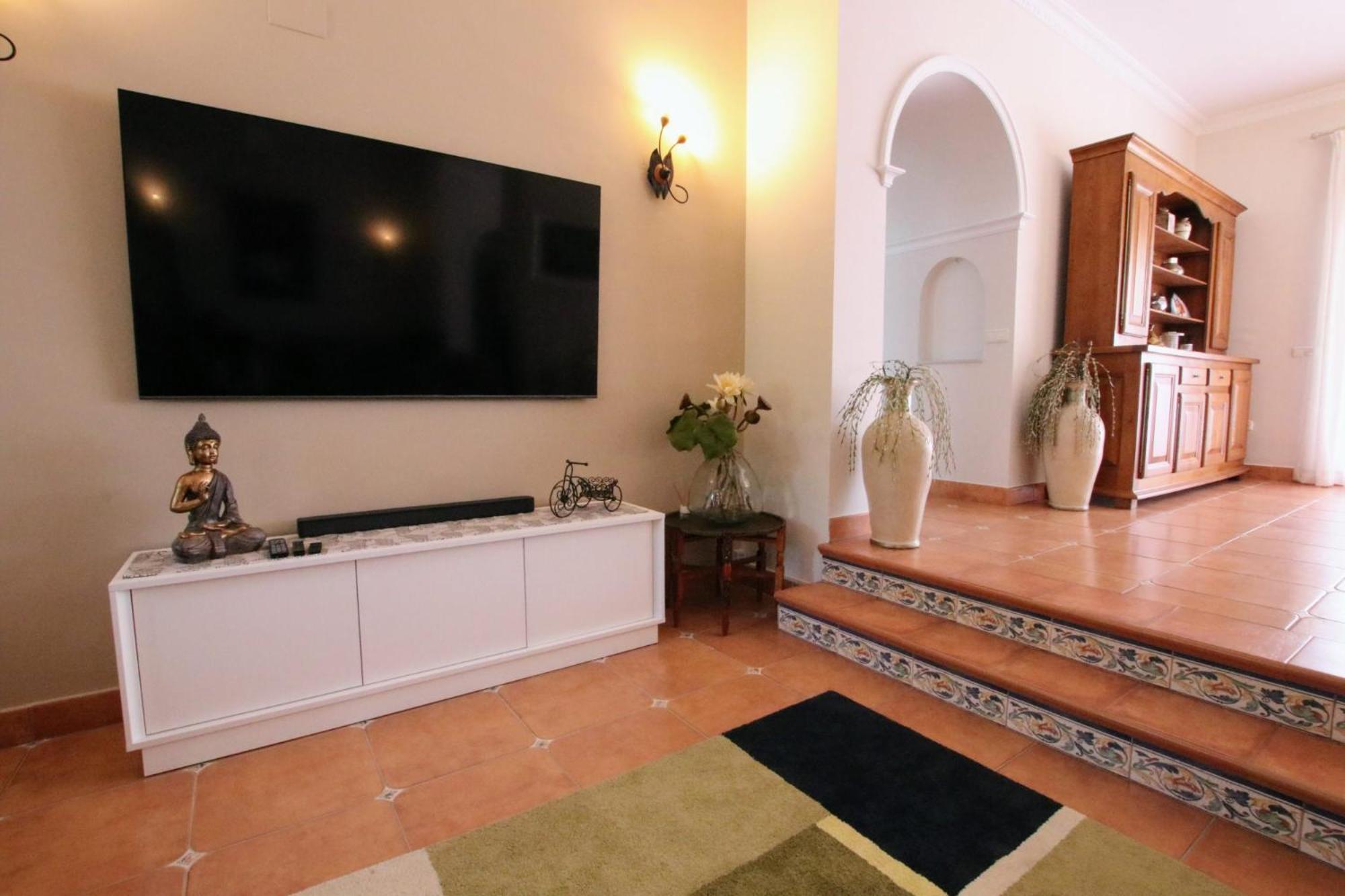 TESS Villa El Oasis
