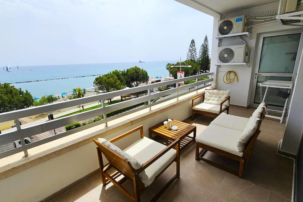Molos Beachfront City-Centre