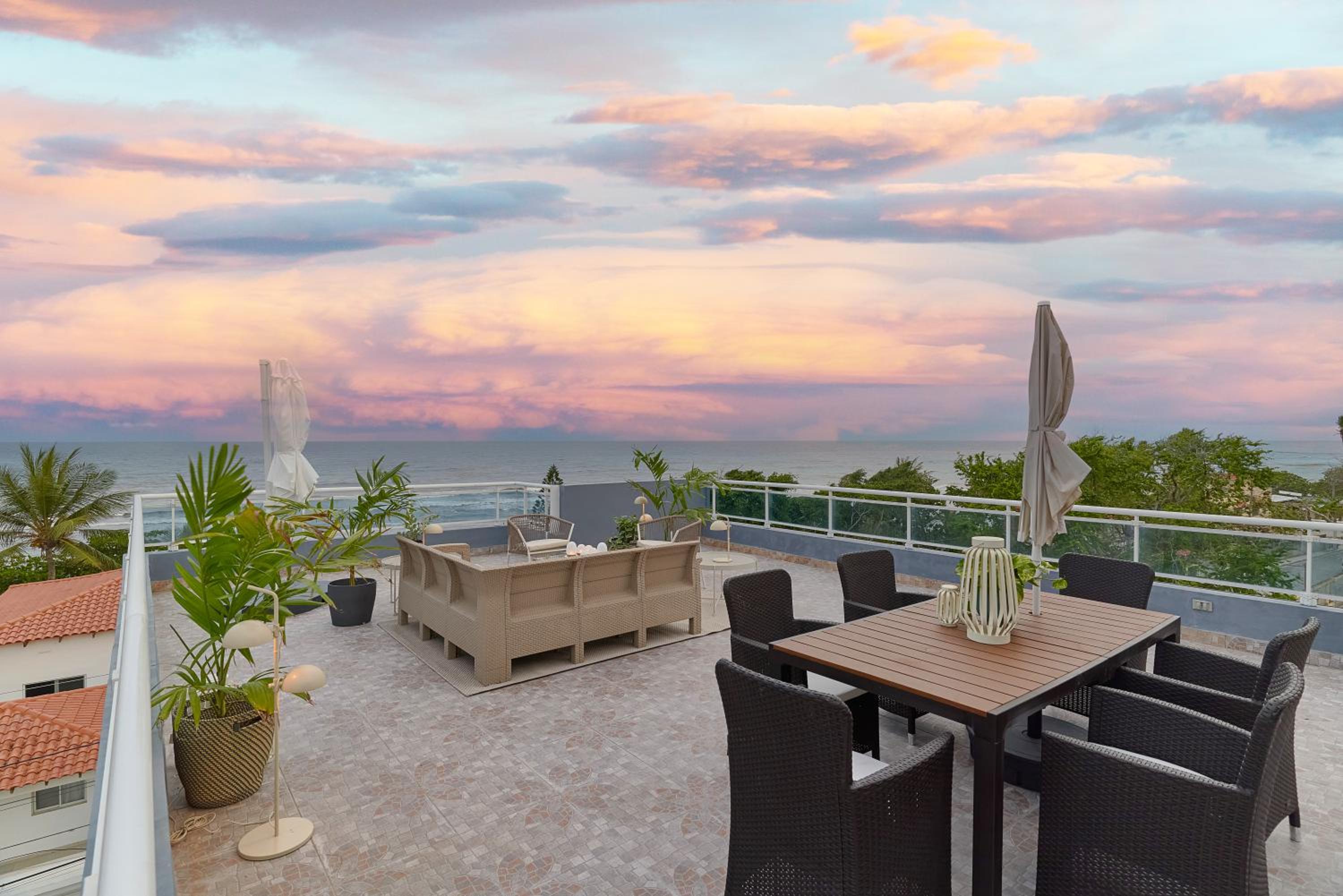 Penthouse with beautiful beach view