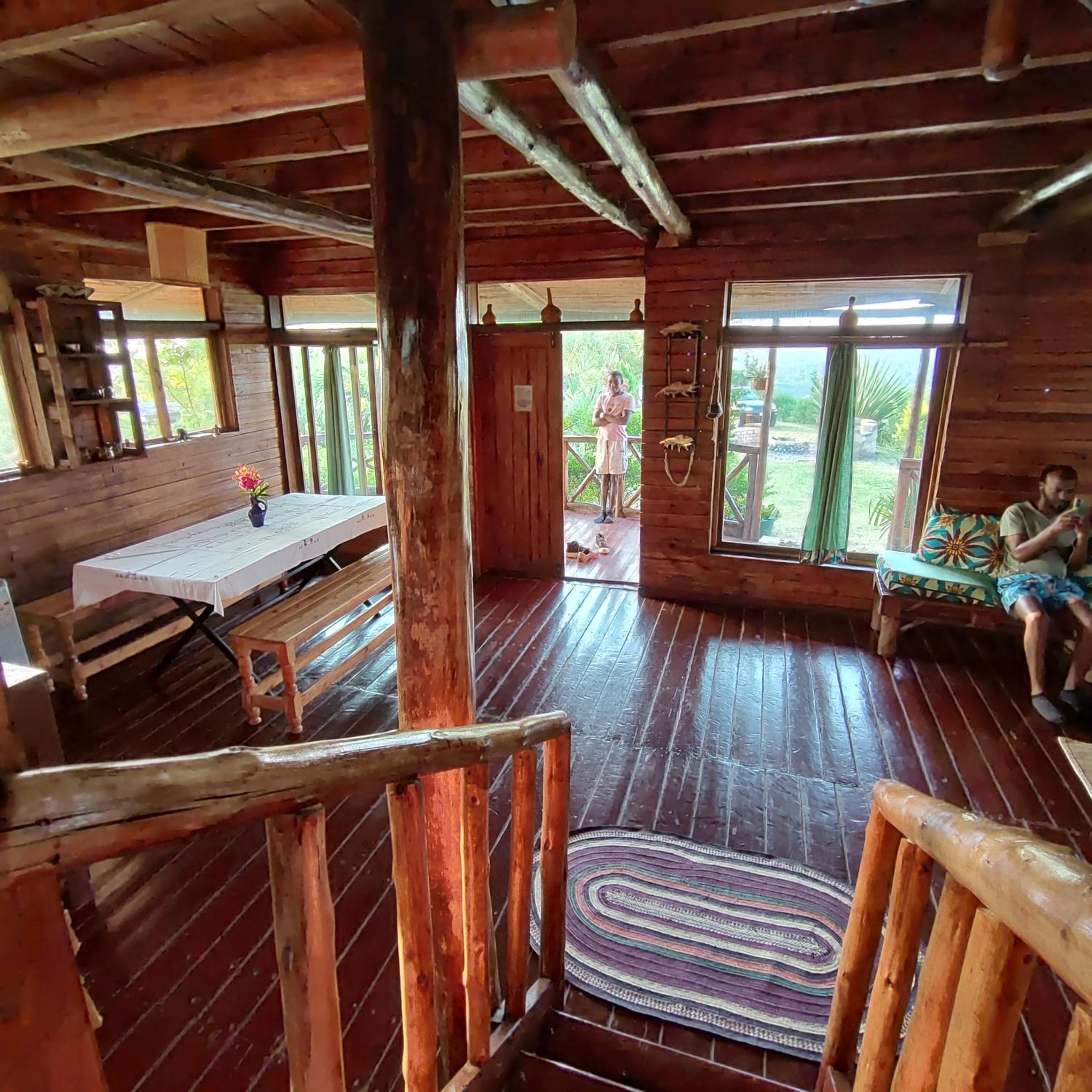 Queen Elizabeth Gorge Cottages